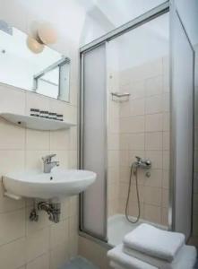 Delfinia & Bungalows - 9