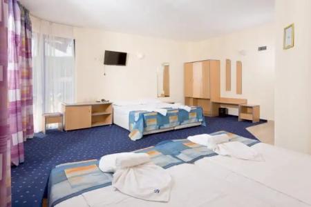 Blue Sky - & Parking - 6