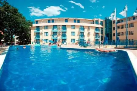 Blue Sky - & Parking - 11