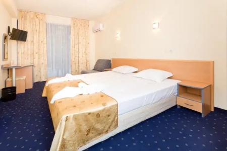 Blue Sky - & Parking - 4