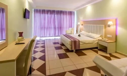 Blue Princess Beach & Suites - 28