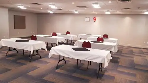 Holiday Inn Express & Suites SURREY by IHG - 23
