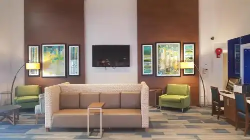 Holiday Inn Express & Suites SURREY by IHG - 2