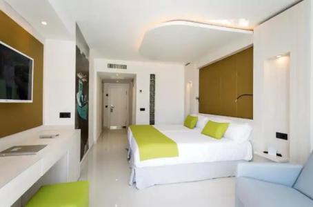 The Ibiza Twiins - 4