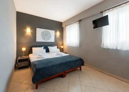 Ampelia Kassandra - 5