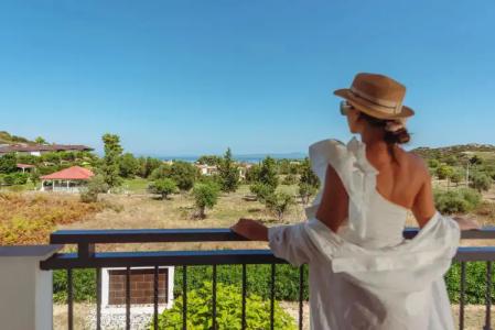 Ampelia Kassandra - 18