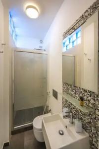 B&B Bianco E Blu - 56