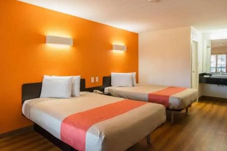 Motel 6 Savannah, GA - Midtown - 39