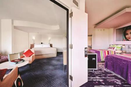 Universal's Hard Rock - 30