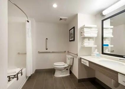 Hampton Inn & Suites by Hilton Miami Wynwood Design District - 44