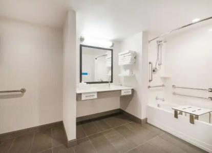 Hampton Inn & Suites by Hilton Miami Wynwood Design District - 29