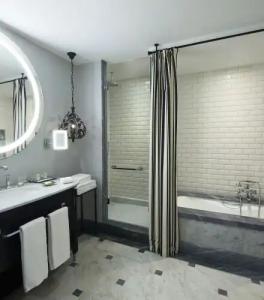 Maria Cristina, a Luxury Collection, - 11