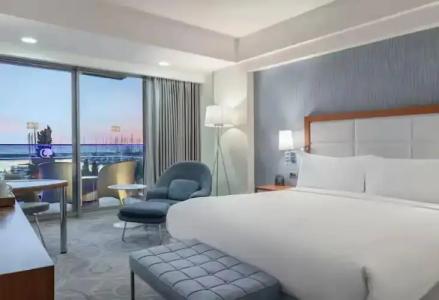 DoubleTree by Hilton - 48