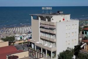 Hollywood, Senigallia