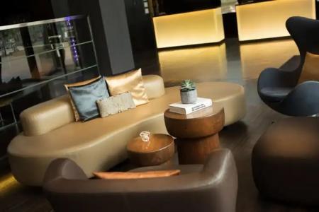 Renaissance Zurich Tower - 1