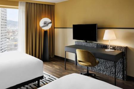 Renaissance Zurich Tower - 60