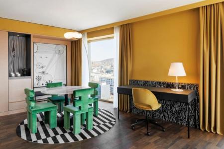 Renaissance Zurich Tower - 75