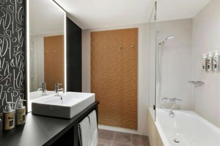 Renaissance Zurich Tower - 10