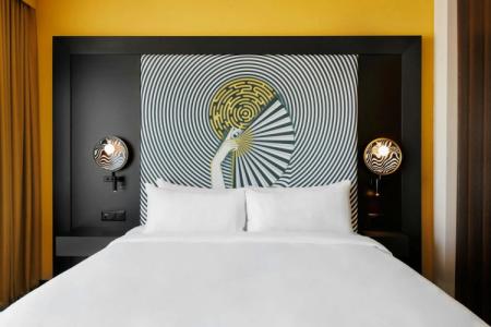 Renaissance Zurich Tower - 3