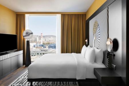 Renaissance Zurich Tower - 85