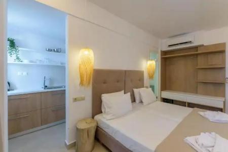 Soleil Apartments  Studios - 41