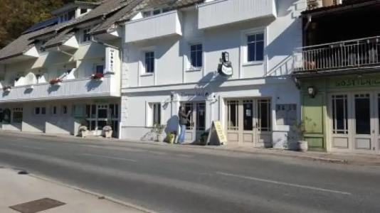Čarman House - 0