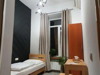 Envoy Hostel  Tours - 0