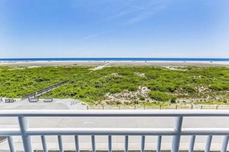 The Crusader Oceanfront Family Resort - 64