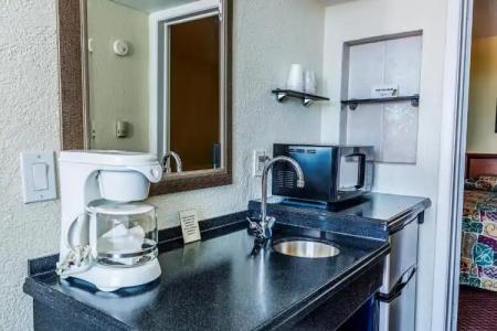 The Crusader Oceanfront Family Resort - 84