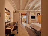 2 Bedrooms Suite with balcony