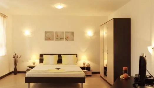 Pearl Apartments - 3