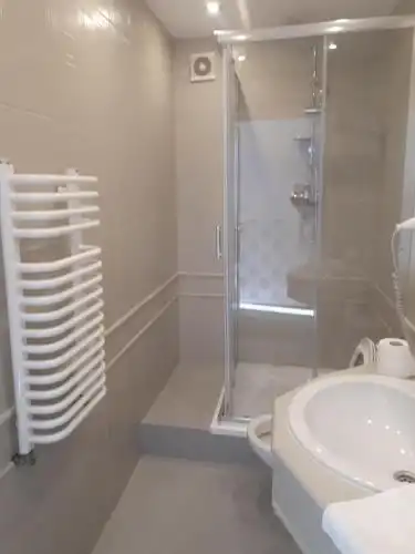 Cremova Aparthotel - 2