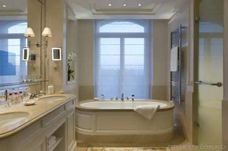 Beau-Rivage Palace - 10