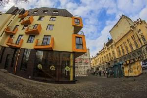 Hotel Cisar, Lvov