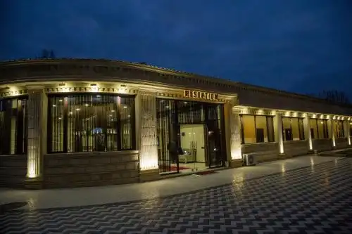 Semeni & Restaurant - 17