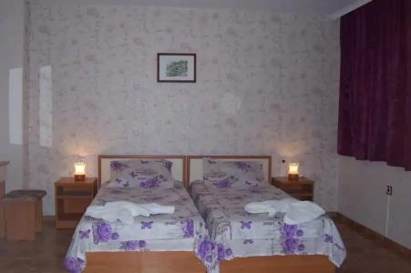 NELLY Guest House - 1