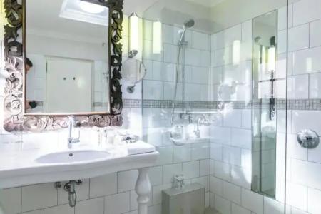 Heinitzburg Boutique - 8