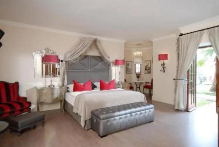 Heinitzburg Boutique - 44