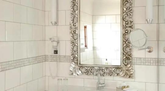 Heinitzburg Boutique - 9