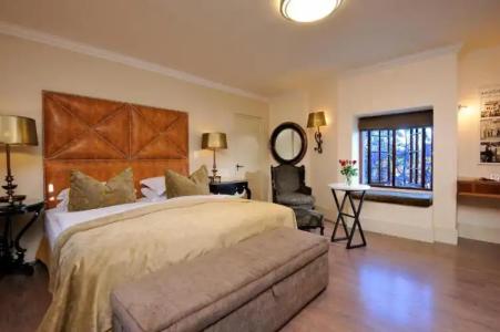 Heinitzburg Boutique - 39