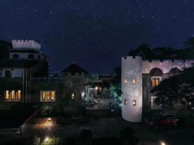 Heinitzburg Boutique - 23