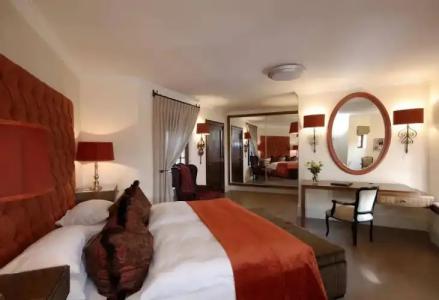 Heinitzburg Boutique - 5