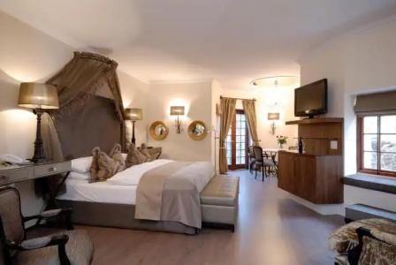 Heinitzburg Boutique - 45