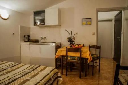 Huter Apartments - 14