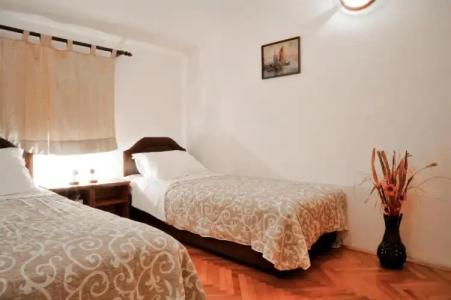 Huter Apartments - 11