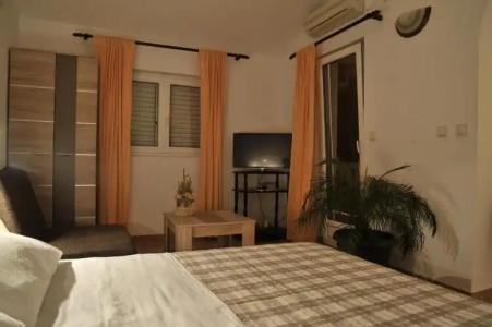 Huter Apartments - 6