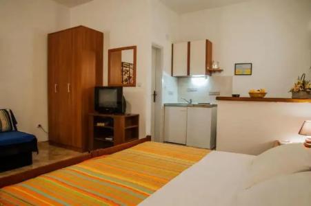 Huter Apartments - 0