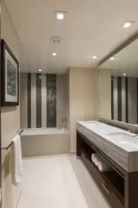 Hilton Grand Vacations Club the Grand Islander Waikiki - 14