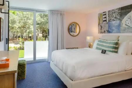 Plunge Beach Resort - 34