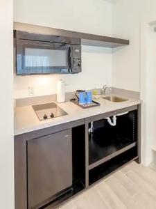 Plunge Beach Resort - 88